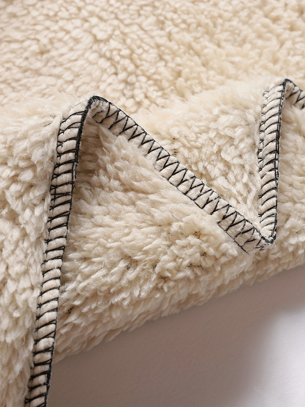 Men’s Fleece-Lined Skull & Bat Zip Hoodie – Warm Fall/Winter Streetwear