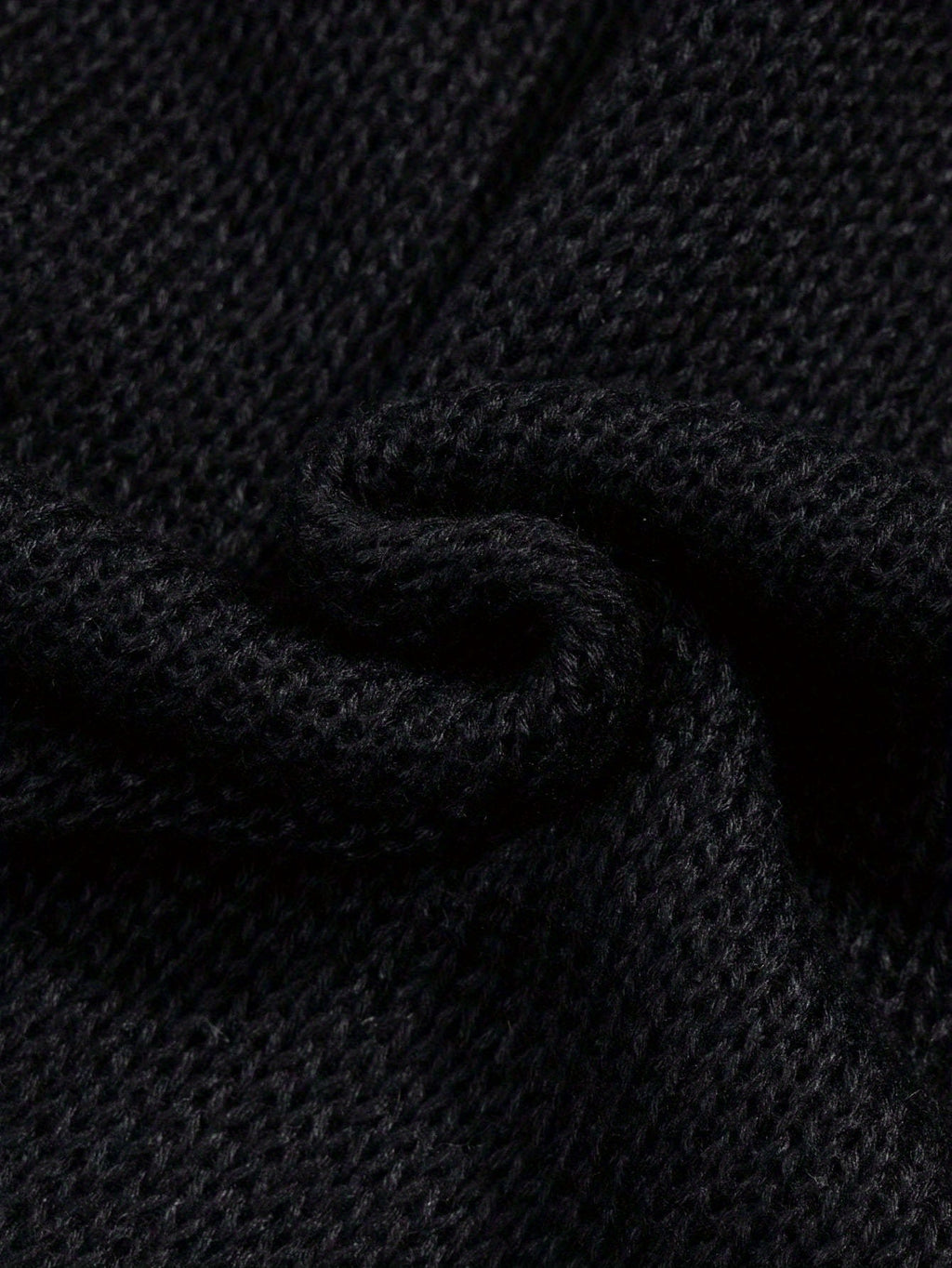 Men’s Drop-Shoulder Streetwear Tee – Bold Letter Graphic Print