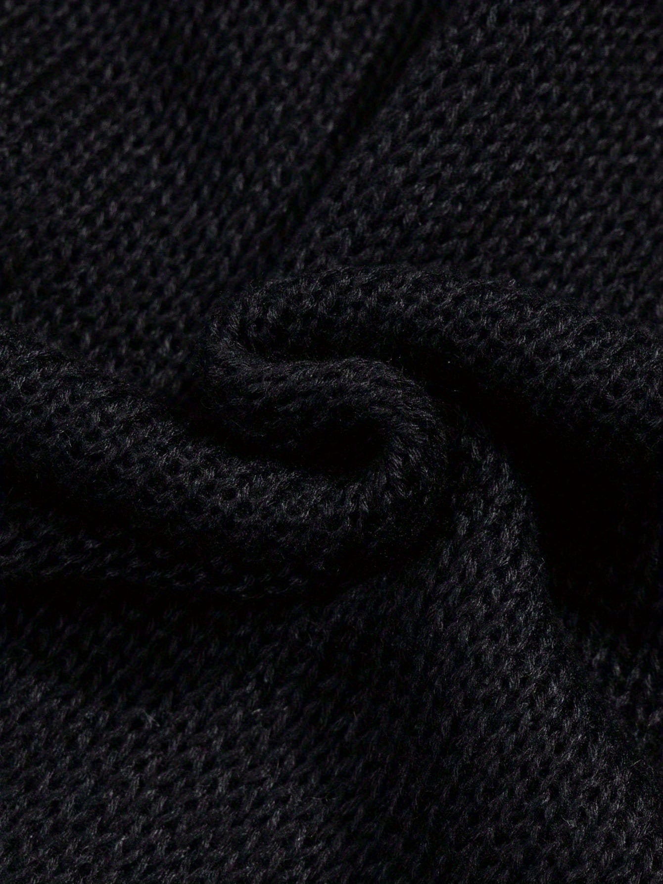 Men’s Drop-Shoulder Streetwear Tee – Bold Letter Graphic Print