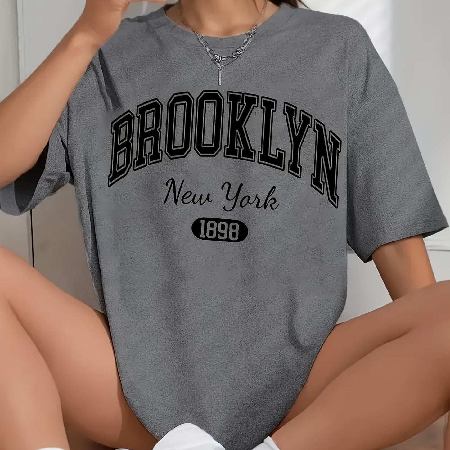 Women’s Graphic Print Tee – Casual Crew Neck Short Sleeve Top for Spring & Summer